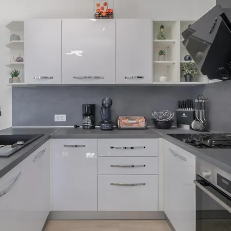 2 Bedroom Cozy In *
