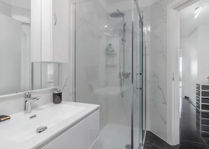 2 Bedroom Cozy In Kostrena