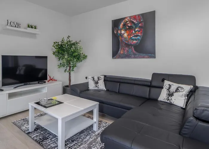 2 Bedroom Cozy In Kostrena