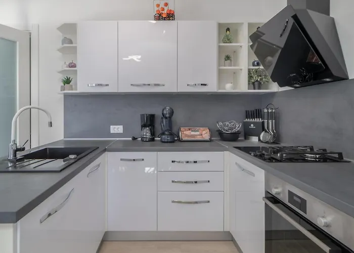 2 Bedroom Cozy In *